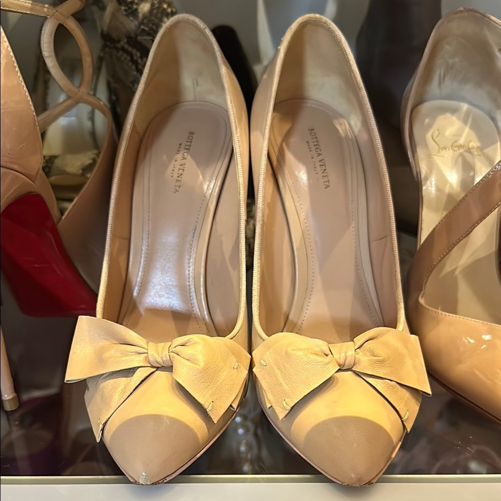 Bottega Veneta Women's nude Bow Pumps